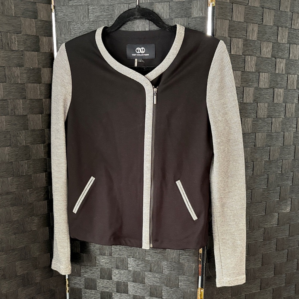 Tart Collections Black and Gray Blazer